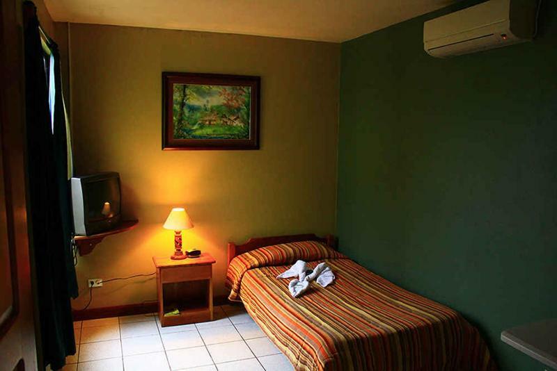 Hotel Guadalupe Tilarán Dış mekan fotoğraf